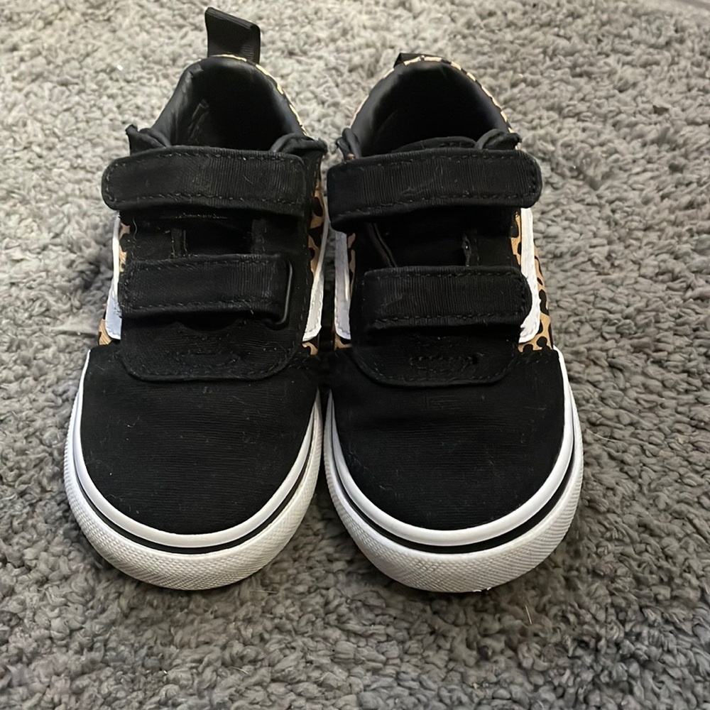 Little Girls Van’s Size 7
